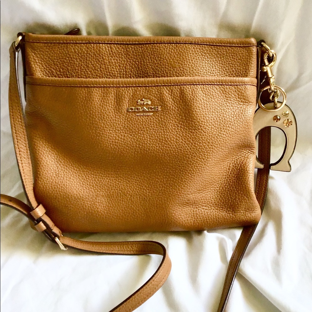 COACH Med Saddle Swing pack Crossbody, Great Cond!